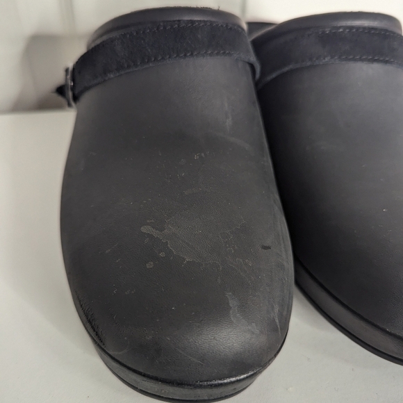 Crocs Sarah Womens Shoe Clog Black Size 11 Heel Comfort Strap Buckle - Picture 10 of 10